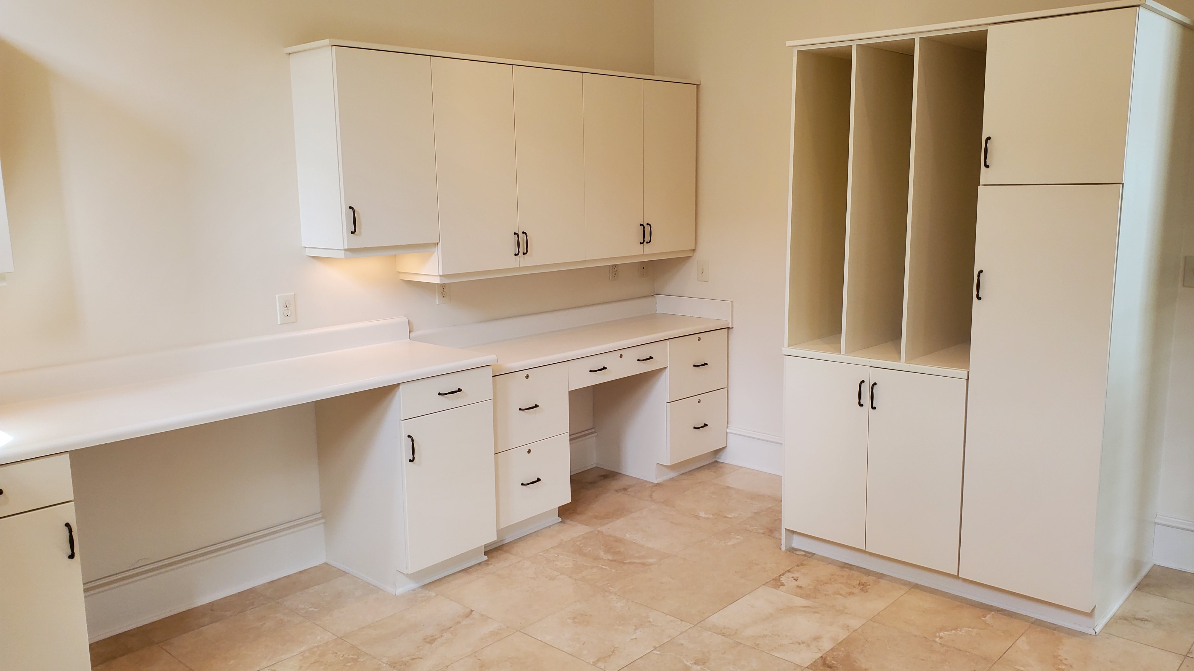 Studio
                Cabinetry