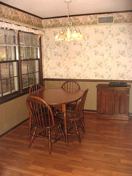 Kitchen Eating Area