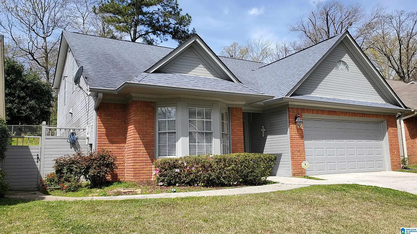 Exterior photo of 3925 Knollwood Trace